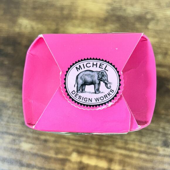 Michel Design Works Petals Shea Butter Soap 9 oz Bar Made in England - Picture 6 of 7